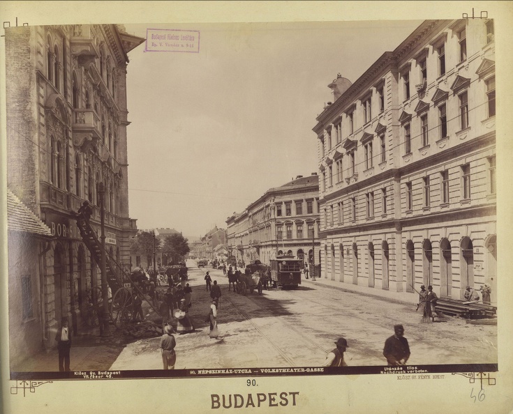 Népszínház utca a körút felé nézve, távolban a Népszínház épülete. A felvétel 1895 körül készült. A kép forrását kérjük így adja meg: Fortepan / Budapest Főváros Levéltára. Levéltári jelzet: HU.BFL.XV.19.d.1.07.091