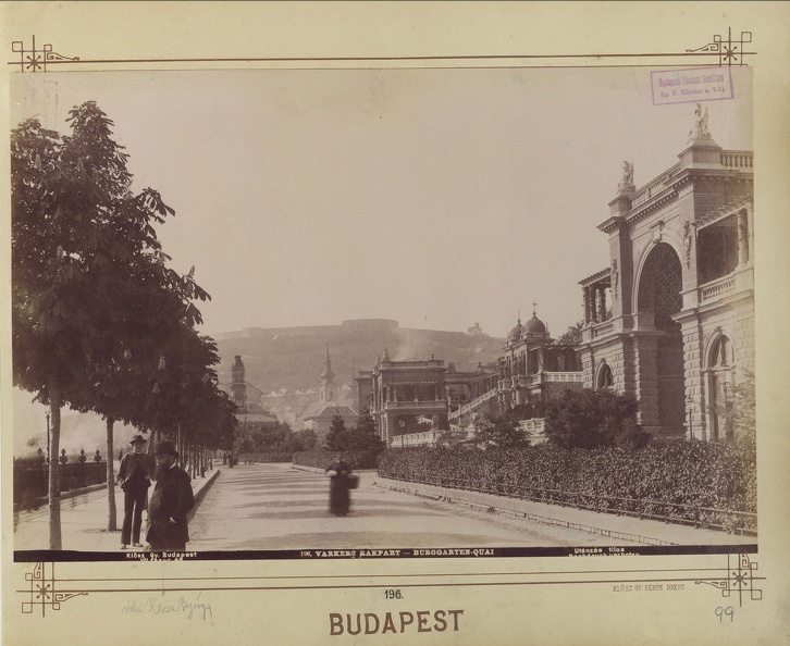 "Várkert rakpart a bazárral. A felvétel 1890 után készült." A kép forrását kérjük így adja meg: Fortepan / Budapest Főváros Levéltára. Levéltári jelzet: HU.BFL.XV.19.d.1.07.198
