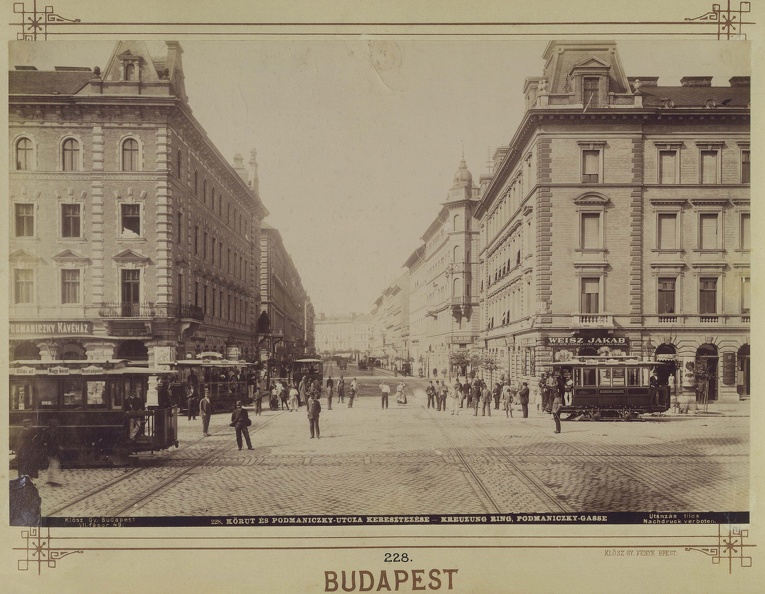 "A Teréz körút és a Podmaniczky utca kereszteződése. A felvétel 1890 után készült." A kép forrását kérjük így adja meg: Fortepan / Budapest Főváros Levéltára. Levéltári jelzet: HU.BFL.XV.19.d.1.08.031