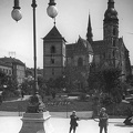 Fő tér (Hlavné namestie), Szent Erzsébet-főszékesegyház (Dóm), előtte az Orbán-torony.