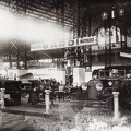 Iparcsarnok, az első önálló magyar automobilkiállítás. Mercedes személygépkocsik Bárdi József standján.