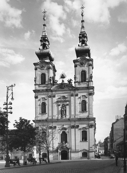 Batthyány tér, Szent Anna templom, Fő utca.