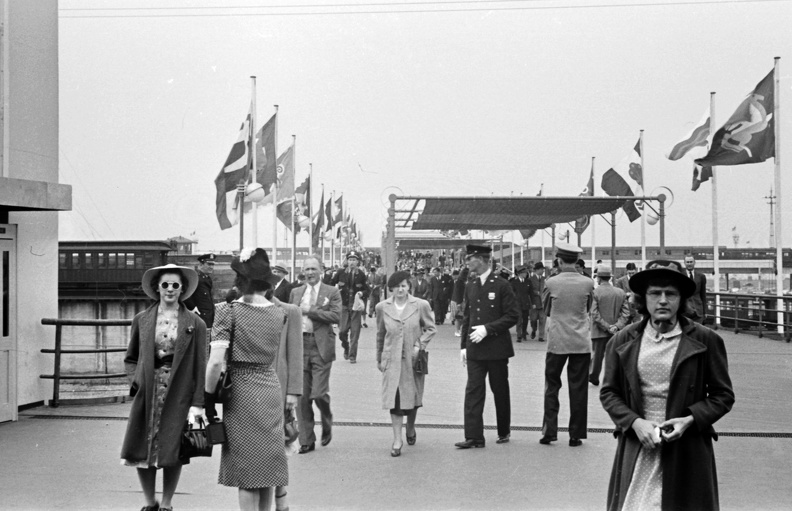 Flushing Meadows Corona Park, az 1939-es világkiállítás bejárata az IRT gyorsvasút állomása felől.