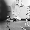 "A holnap világa" világkiállítás, Robert Foster "Textil" (Textiles) című szobra.