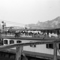 Visegrád gőzhajó a Belgrád rakparti hajóállomáson, háttérben a Szabadság híd és a Gellért-hegy.