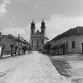 Komáromi utca, Szent Kereszt Római Katolikus templom.
