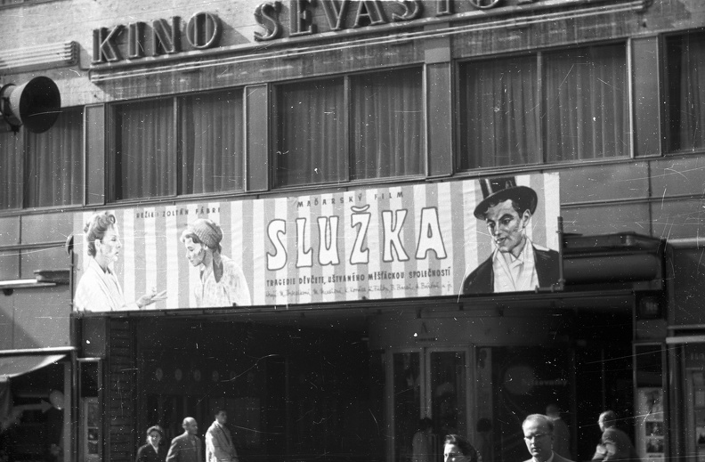Na Prikope ulice 31., az egykori Sevastopol (ma Broadway) mozi. Fábry Zoltán Édes Anna c. filmjét (1958) játszák Sluzka - Cseléd címmel.