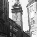 a régi város háza tornya a Piactér (Zelnym trh) felől nézve.