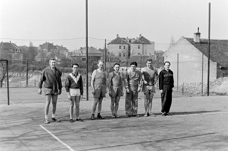 Aladár utca - Tigris utca sarok, volt MTK teniszpályák.