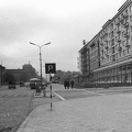 Aleje Jerozolimskie, az ulica Smolna torkolatától az ulica Nowy Swiat felé nézve.