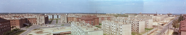 (Sztálinváros), látkép a Dózsa György úti főiskolai kollégium tetejéről.