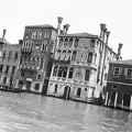 Canal Grande, középen a Palazzo Barbaro Wolkoff és a Palazzo Dario.