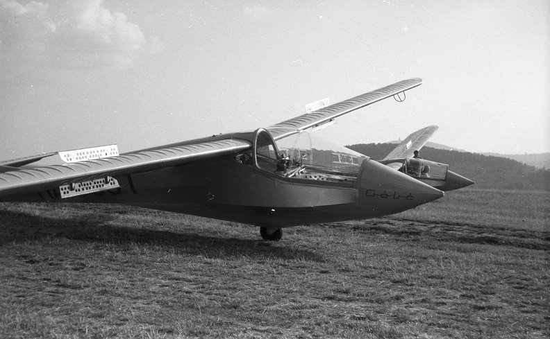 Rubik R-26S Góbé típusú vitorlázó repülőgépek.