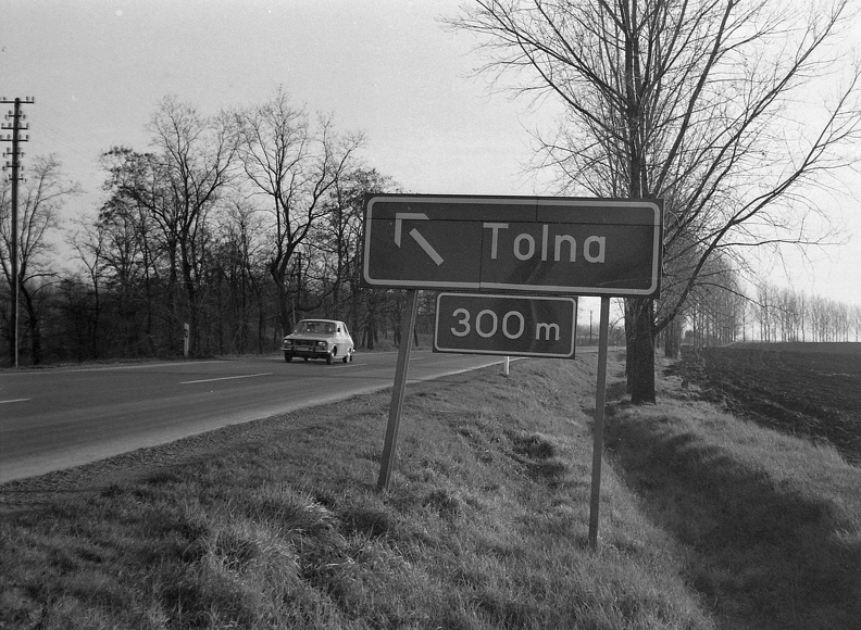 6-os számú főút a Tolnai elágazás előtt, Dunaszentgyörgy felől érkezve.
