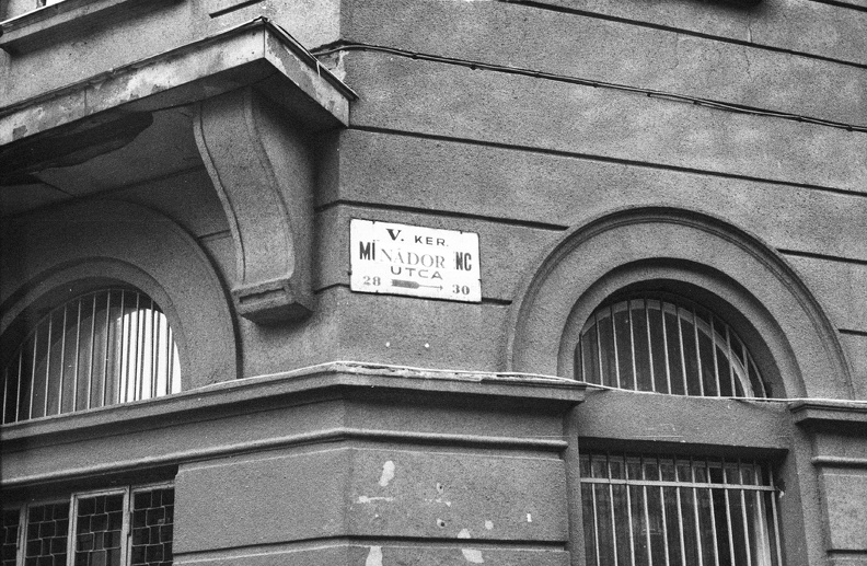 Nádor (Münnich Ferenc) utca - Steind Imre utca sarok, a Münnich Ferenc utca visszanevezésekor.